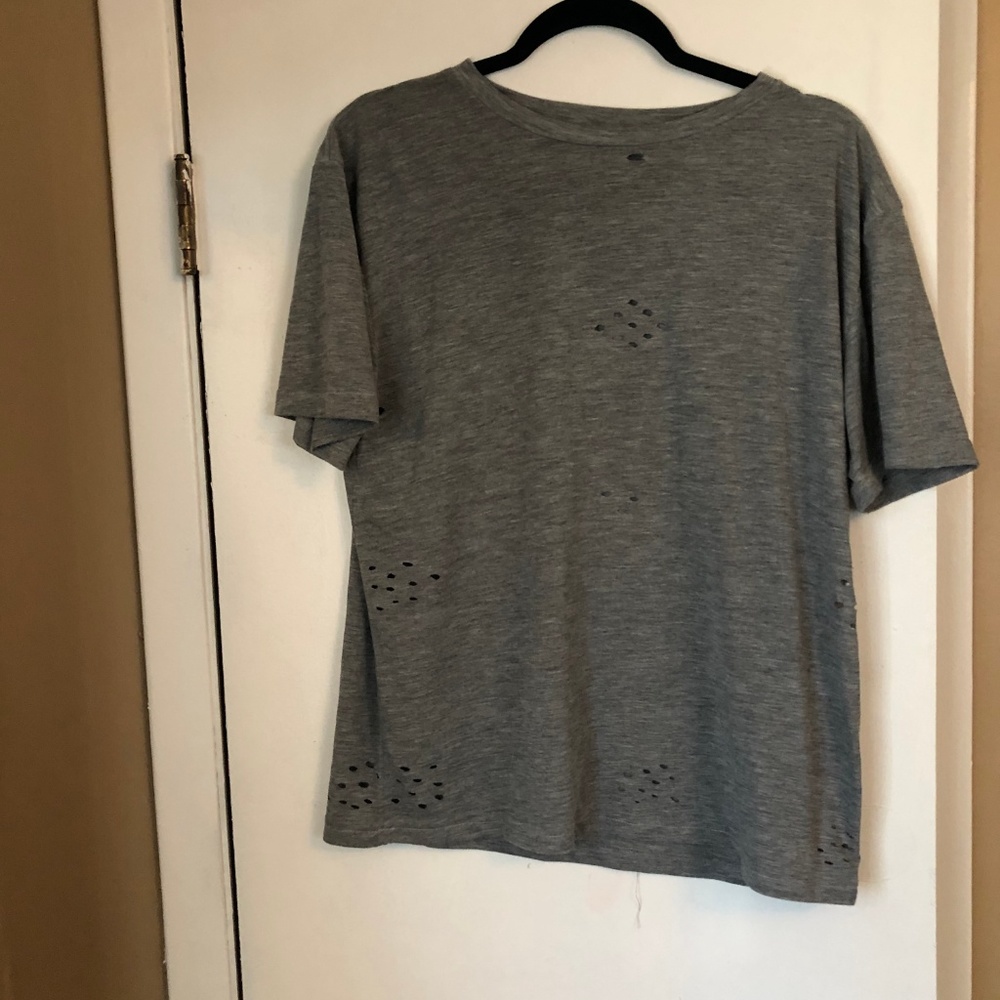 boohoo distressed t-shirt L